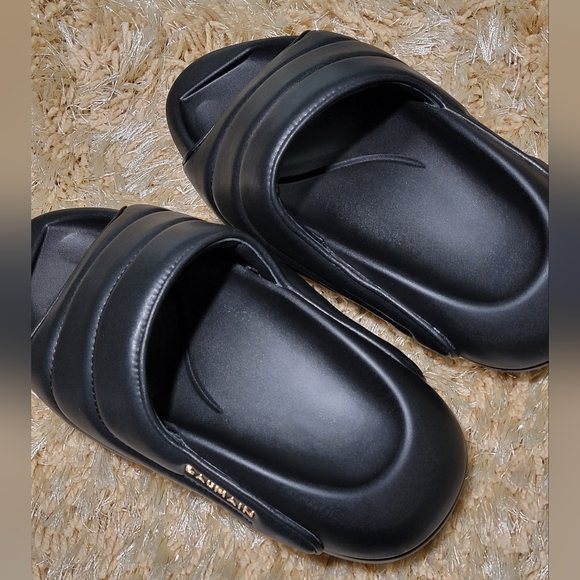 Balmain Quilted Leather Slides - Picture 3 of 9